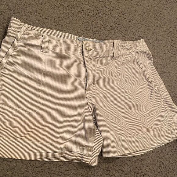 Levi’s Strip Shorts - Picture 2 of 13